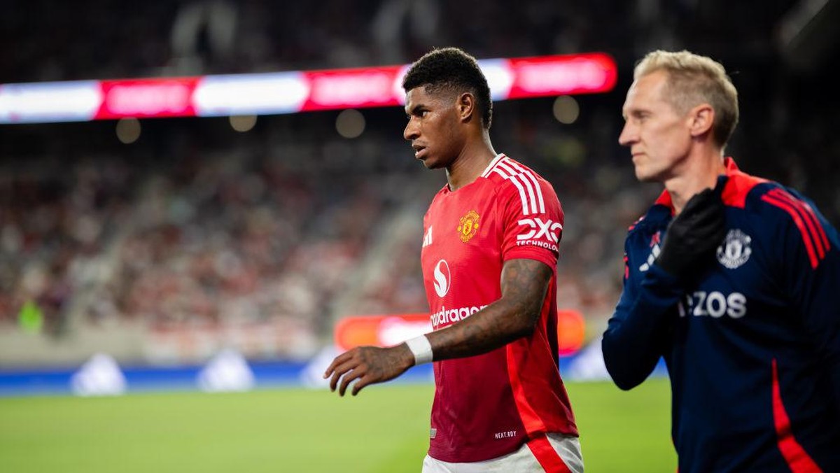 Marcus Rashford ditarik dalam laga MU vs Real Betis di Amerika Serikat. (Foto: Ash Donelon/Manchester United via Getty Images)