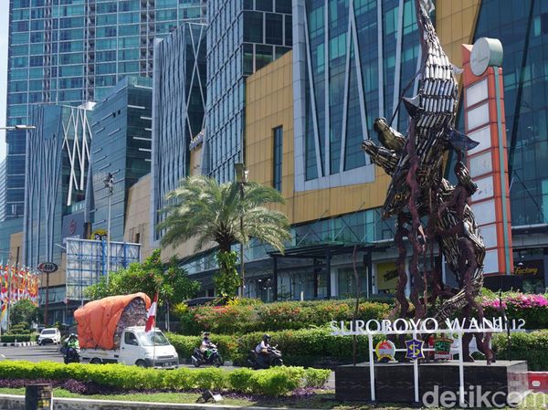 Icon Baru Monumen Suroboyo Wani dari Ribuan Knalpot Brong