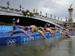 Curhat Atlet Triatlon Muntaber Pasca Berenang di Sungai Seine Olimpiade Paris Curhat Atlet Triatlon Muntaber Pasca Berenang di Sungai Seine Olimpiade Paris