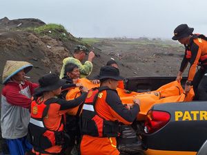 Perahu Nelayan Terbalik di Cilacap, 1 Orang Tewas Perahu Nelayan Terbalik di Cilacap, 1 Orang Tewas