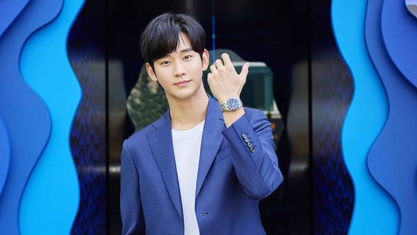 Potret Ketampanan Kim Soo Hyun yang Buat Penggemar Tak Berkedip