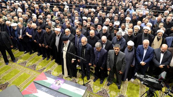 Ribuan Warga Iran Salat Jenazah untuk Ismail Haniyeh