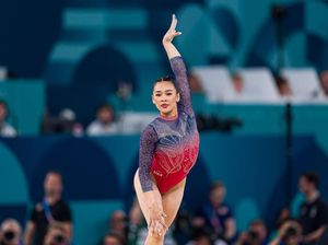 Foto Aksi Memukau Tim Senam AS Pakai Leotard 15 Ribu Kristal di Olimpiade 2024 Foto Aksi Memukau Tim Senam AS Pakai Leotard 15 Ribu Kristal di Olimpiade 2024