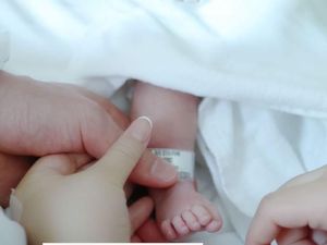 Syahrini Spill Foto Anak Pertamanya