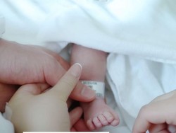 Syahrini Spill Foto Anak Pertamanya