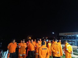 KM Niki Sejahtera Terbakar di Perairan Banjarmasin, 120 Orang Dievakuasi