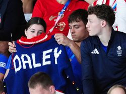 Tom Daley Ulang Momen Viral, Merajut Setelah Jadi Juara Olimpiade 2024