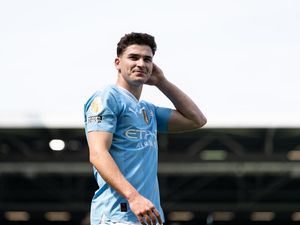 Arsenal Enggak Mau Rekrut Julian Alvarez?