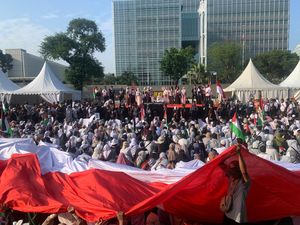 5 Tuntutan Aksi Bela Palestina di Depan Kedubes AS Jakarta Pusat 5 Tuntutan Aksi Bela Palestina di Depan Kedubes AS Jakarta Pusat