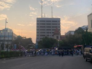 Ada Aksi Bela Palestina di Depan Kedubes AS, Jl Medan Merdeka Selatan Ditutup Ada Aksi Bela Palestina di Depan Kedubes AS, Jl Medan Merdeka Selatan Ditutup