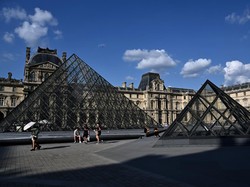Daftar 8 Barang Antik yang Raib dalam Perampokan Super Kilat di Museum Louvre