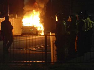 Kerusuhan Meluas di Inggris, WNI Diminta Waspada!