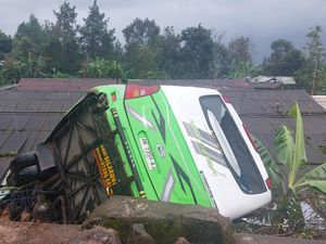 Belajar dari Kecelakaan Bus Masuk Jurang, Hati-hati Masuk Jalan yang Asing Belajar dari Kecelakaan Bus Masuk Jurang, Hati-hati Masuk Jalan yang Asing