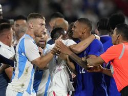 Panas Saat Full Time! Ribut-ribut Prancis Vs Argentina di Olimpiade