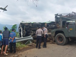 Bus Berhasil Diangkat dari Jurang di Puncak usai Proses Evakuasi 6 Jam