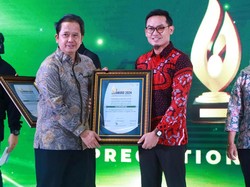 Komitmen Berdayakan Ekonomi Masyarakat, Pusri Diganjar Penghargaan