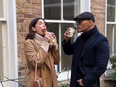 Keseruan Sabrina Chairunnisa Saat Kulineran Bareng Deddy Corbuzier