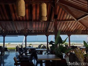 Menikmati Suasana Pantai Pangandaran dari Restoran Bergaya Joglo Menikmati Suasana Pantai Pangandaran dari Restoran Bergaya Joglo