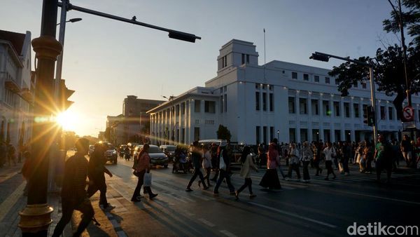 Menikmati Sore di Kota Lama Surabaya