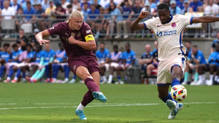COLUMBUS, OHIO - AUGUST 03: Erling Haaland #9 of Manchester City shoots the ball during the first half of the pre-season friendly against Chelsea FC at Ohio Stadium on August 03, 2024 in Columbus, Ohio. (Photo by Jason Mowry/Getty Images)