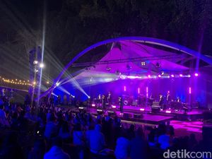 Pecah! Kahitna Berhasil Hipnotis Penonton di Gaia Music Festival Pecah! Kahitna Berhasil Hipnotis Penonton di Gaia Music Festival