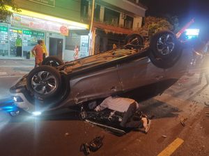 Tabrak Kuda Parkir, BRV Terguling-Hantam Pengendara Motor di Jogja Tabrak Kuda Parkir, BRV Terguling-Hantam Pengendara Motor di Jogja