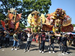 Semangat Devi Melestarikan Kesenian Singa Depok