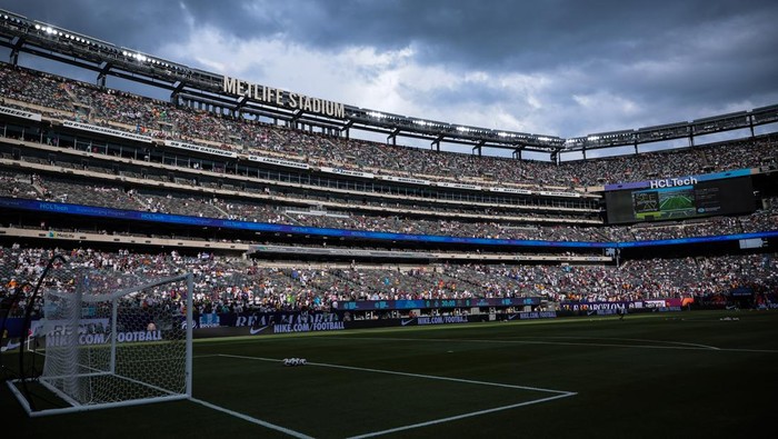 Aug 3, 2024; East Rutherford, NJ, USA; A general view of MetLife Stadium before an international friendly between the Real Madrid and the Barcelona. Mandatory Credit: Vincent Carchietta-USA TODAY Sports