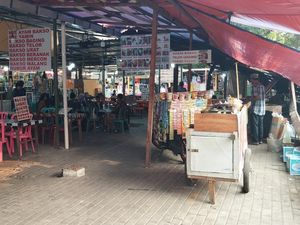 Pedagang Setuju Monas Buka Sampai Malam: Kalau Sampai Sore Pembeli Nggak Ada