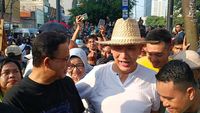 Potret Anies Ketemu Jusuf Hamka di CFD, Ngapain?