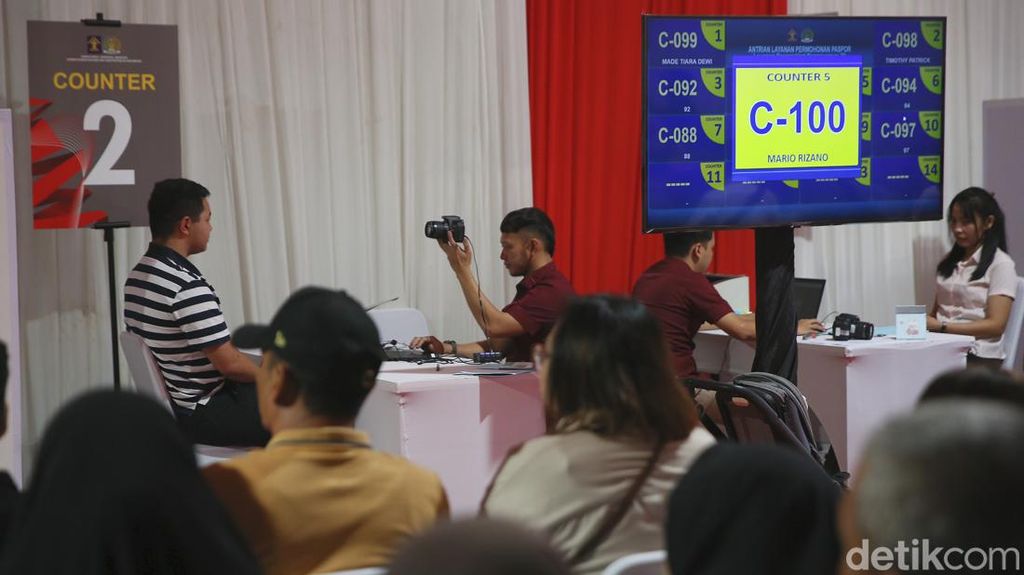Potret Layanan Pembuatan Paspor di Senayan Potret Layanan Pembuatan Paspor di Senayan