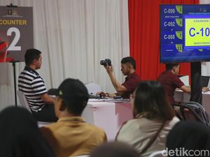 Potret Layanan Pembuatan Paspor di Senayan Potret Layanan Pembuatan Paspor di Senayan