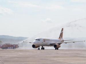 Pesawat Super Air Jet dari Lombok Mendarat Darurat di Bandara Juanda Pesawat Super Air Jet dari Lombok Mendarat Darurat di Bandara Juanda