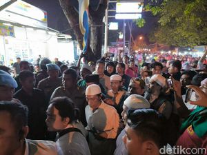 Demo Massa di Menganti Gresik Tolak Ceramah KH Imaduddin