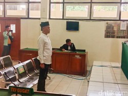 Korupsi Dana Insentif Imam Masjid, Mantan Pejabat OKI Divonis 2 Tahun Bui