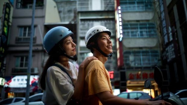 Film 18×2 Beyond Youthful Days (2024)