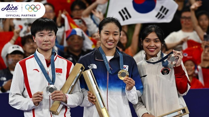 Gregoria Mariska Tunjung di antara peraih medali tunggal putri bulutangkis Olimpiade 2024. Foto: Dok. NOC Indonesia Via Aice Gregoria Mariska Tunjung di antara peraih medali tunggal putri bulutangkis Olimpiade 2024. Foto: Dok. NOC Indonesia Via Aice