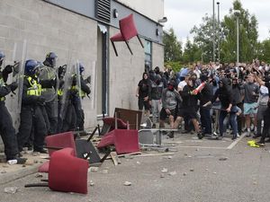 Pejabat Inggris Tuding Negara Asing Provokasi Kerusuhan via Medsos