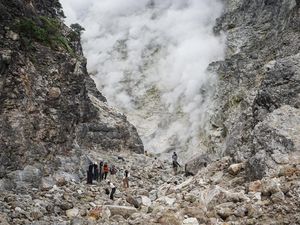 Menjelajahi Gunung Lawu, Daya Tari dan Jalur Pendakian Menjelajahi Gunung Lawu, Daya Tari dan Jalur Pendakian