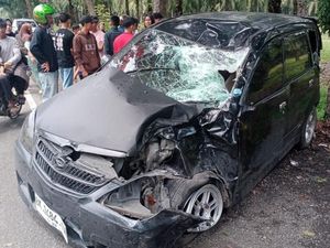 Mobil Tabrak Motor Saat Hindari Jalan Rusak di Sergai, Sekeluarga Tewas