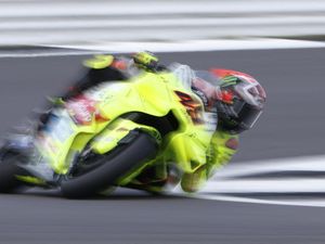 Aksi Diggia Rasa Rossi di MotoGP Inggris Aksi Diggia Rasa Rossi di MotoGP Inggris