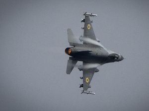 Jet Tempur F-16 Milik Thailand Serang Sejumlah Target Militer di Kamboja Jet Tempur F-16 Milik Thailand Serang Sejumlah Target Militer di Kamboja