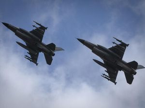 Potret Jet Tempur F-16 yang Dikerahkan Ukraina untuk Hadapi Rusia Potret Jet Tempur F-16 yang Dikerahkan Ukraina untuk Hadapi Rusia