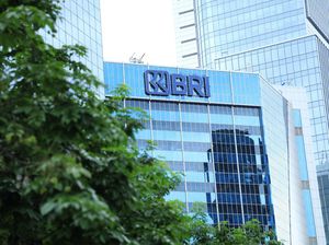 Apakah Bank Buka Hari Ini? Cek Jadwal Operasional BRI, BNI, Mandiri Terbaru Apakah Bank Buka Hari Ini? Cek Jadwal Operasional BRI, BNI, Mandiri Terbaru