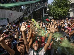 Warga Bangladesh di Paris Rayakan Mundurnya PM Sheik Hasina: Kami Bebas