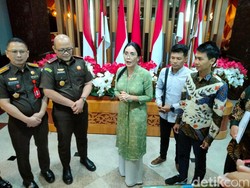 Kawal #PrayforDiniSera, Rieke Pitaloka Tegaskan Hukum Tak Bisa Dibeli