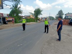 BeAT Tabrak Truk Molen di Banyuasin, Ayah-Anak Tewas