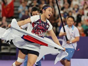 Selebrasi An Se Young Raih Medali Emas Tunggal Putri Olimpiade Paris 2024 Selebrasi An Se Young Raih Medali Emas Tunggal Putri Olimpiade Paris 2024