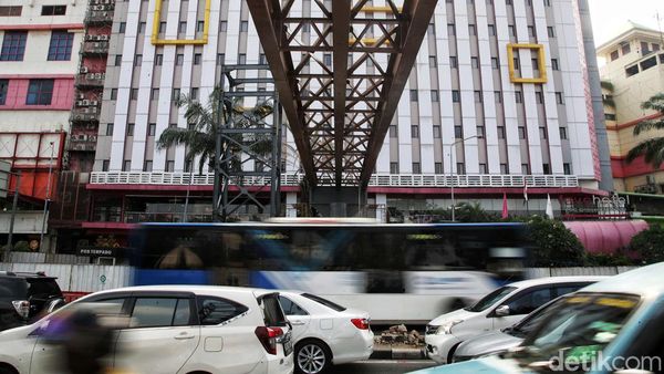 Selesai Dipasang, Begini Penampakan Girder JPO Dewi Sartika