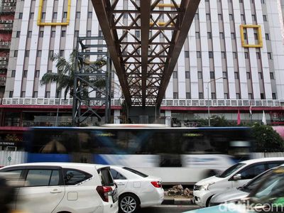 Selesai Dipasang, Begini Penampakan Girder JPO Dewi Sartika